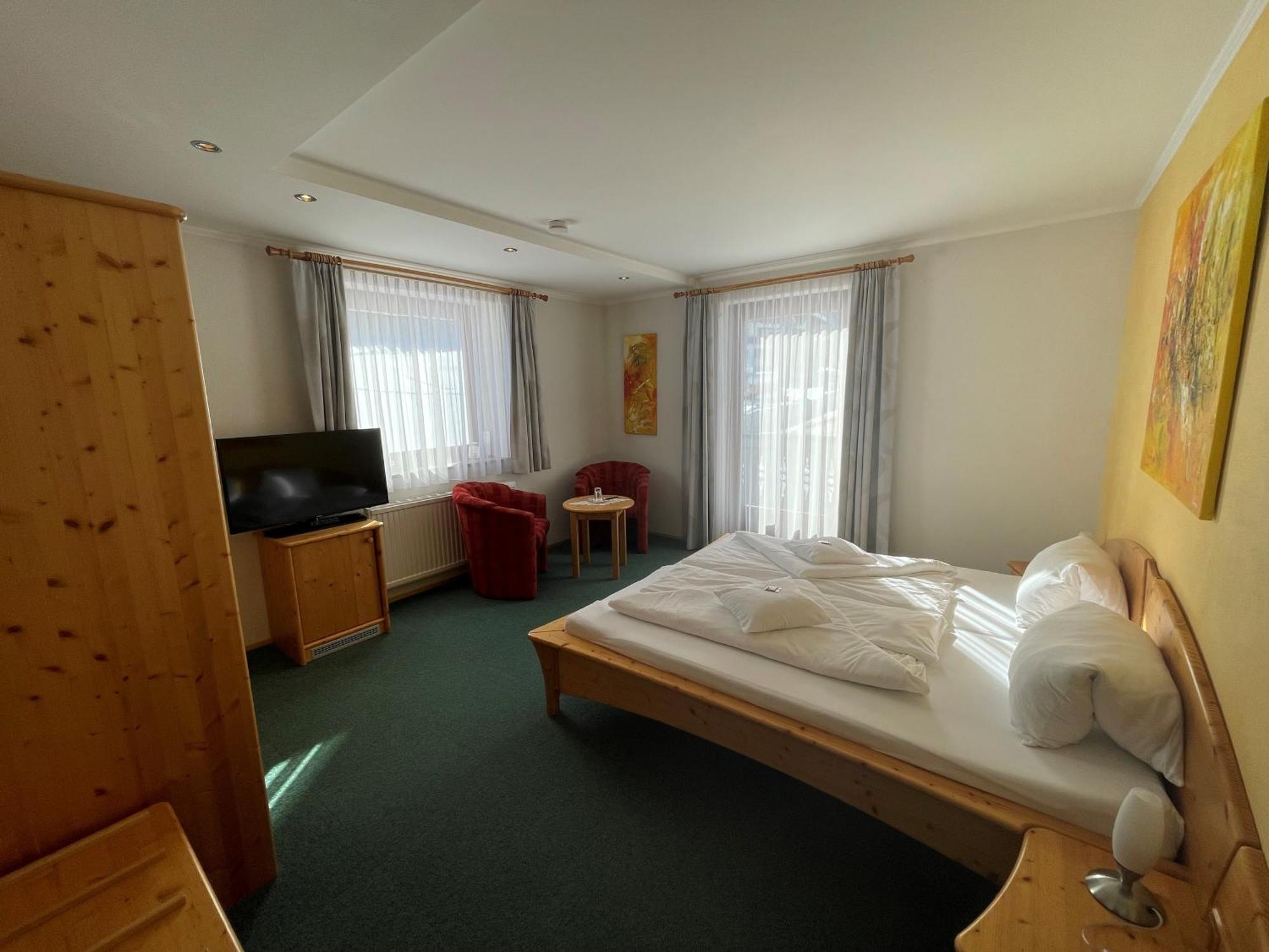 Hotel Garni Burger Санкт-Якоб-ин-Деферегген Экстерьер фото